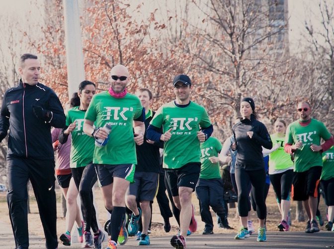 Runners at Old Town 2015 Cropped